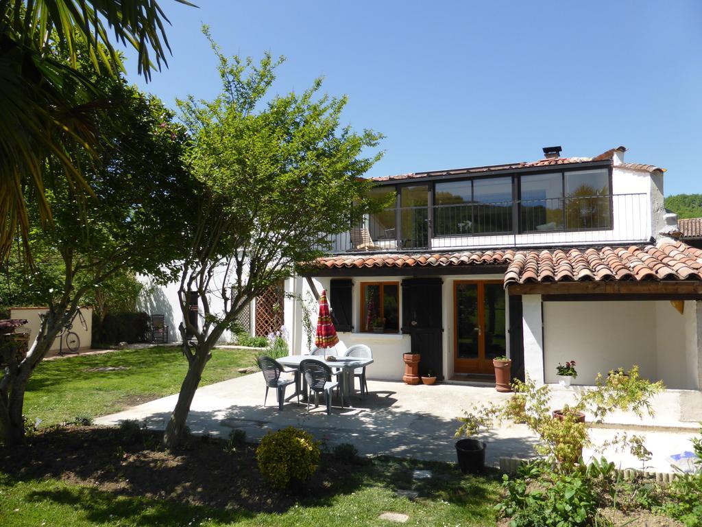 Bed and Breakfast Bedbreakfastbikespyrenees Loubieres Экстерьер фото