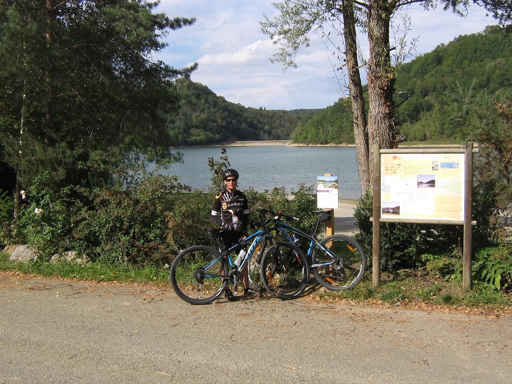Bed and Breakfast Bedbreakfastbikespyrenees Loubieres Экстерьер фото